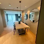 Spacious, 3 Bedroom House With Parking شقة برغن