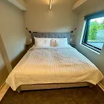 شقة Spacious, 3 Bedroom House With Parking برغن