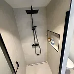 Spacious, 3 Bedroom House With Parking شقة برغن