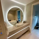 Spacious, 3 Bedroom House With Parking * برغن