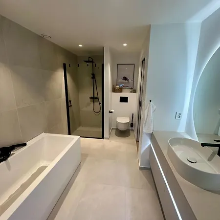 公寓 Spacious, 3 Bedroom House With Parking 卑爾根