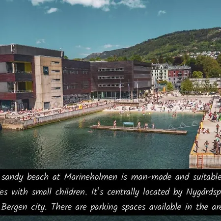 Apartment Spacious, 3 Bedroom House With Parking *