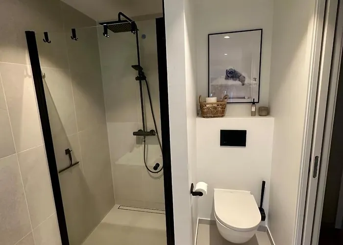 Spacious, 3 Bedroom House With Parking