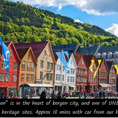 Appartement Spacious, 3 Bedroom House With Parking *